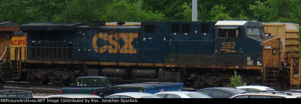 CSX 592, engineer's side view